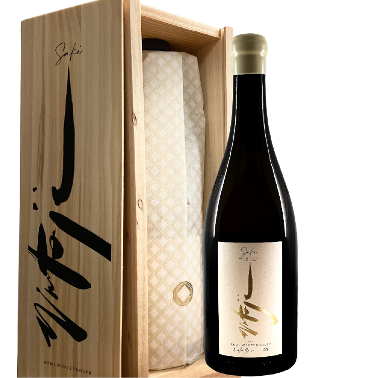 Bouteille de saké artisanal français Wintoji Cuvée Gastronomique élevée en fût de Sauternes, édition premium